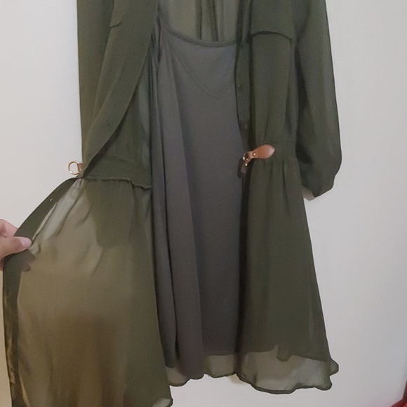 Dress - Picture 3 of 3